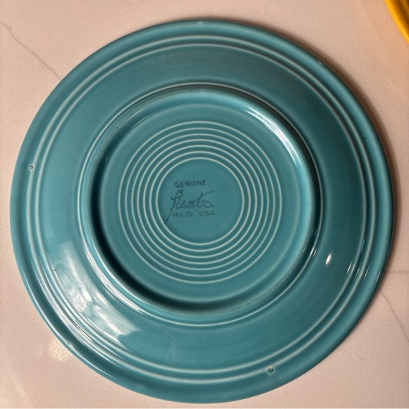 2 Fiesta Ware Original Turquoise, Yellow Plate 9 1/2” Fiestaware Vintage - Picture 4 of 6